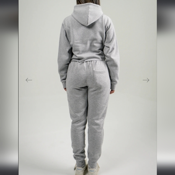 Hoodie and sweatpants set - Picture 2 of 2